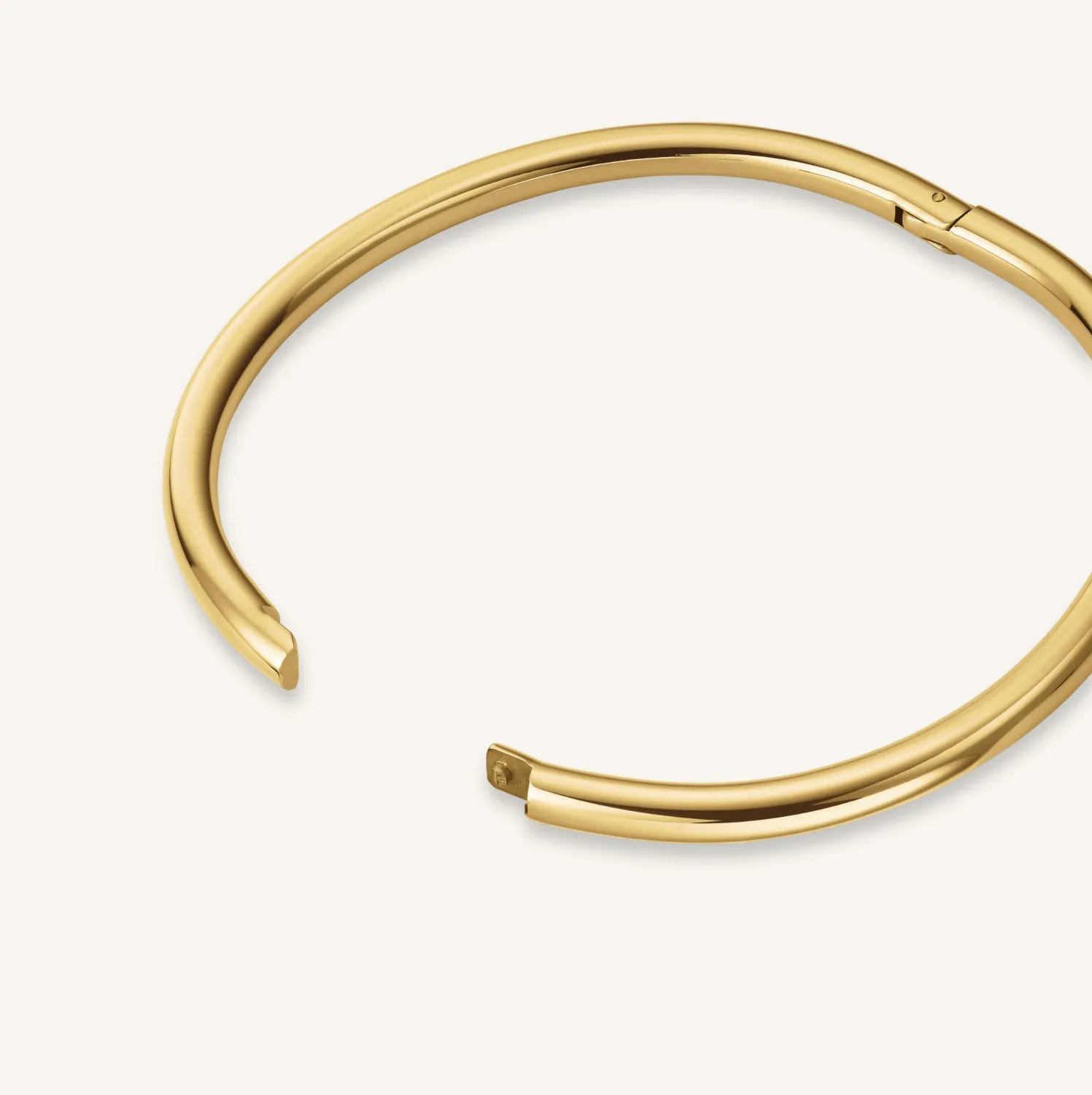 Rosefield Essential Bangle armring gullfarget 5,5 × 6 cm