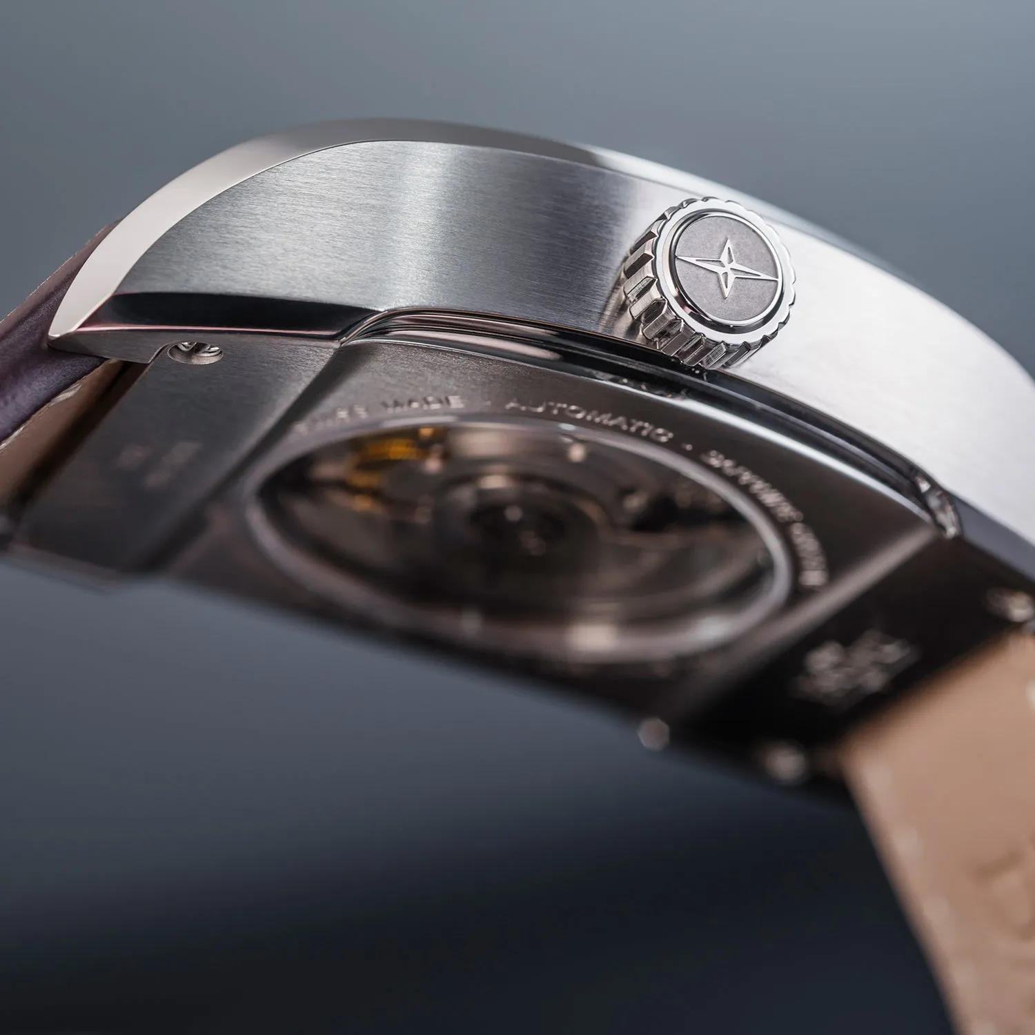 DAVOSA Evo 1908 automatisk klokke med dato