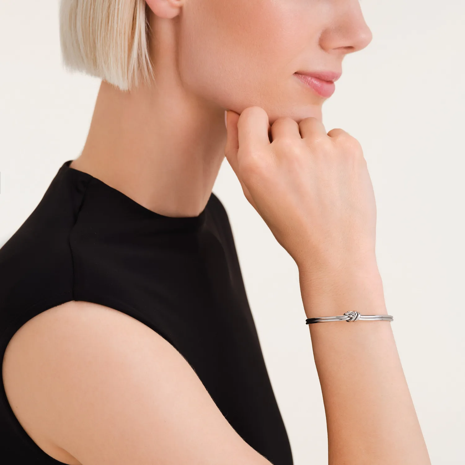 Rosefield Essentials Knot Bangle armring gull