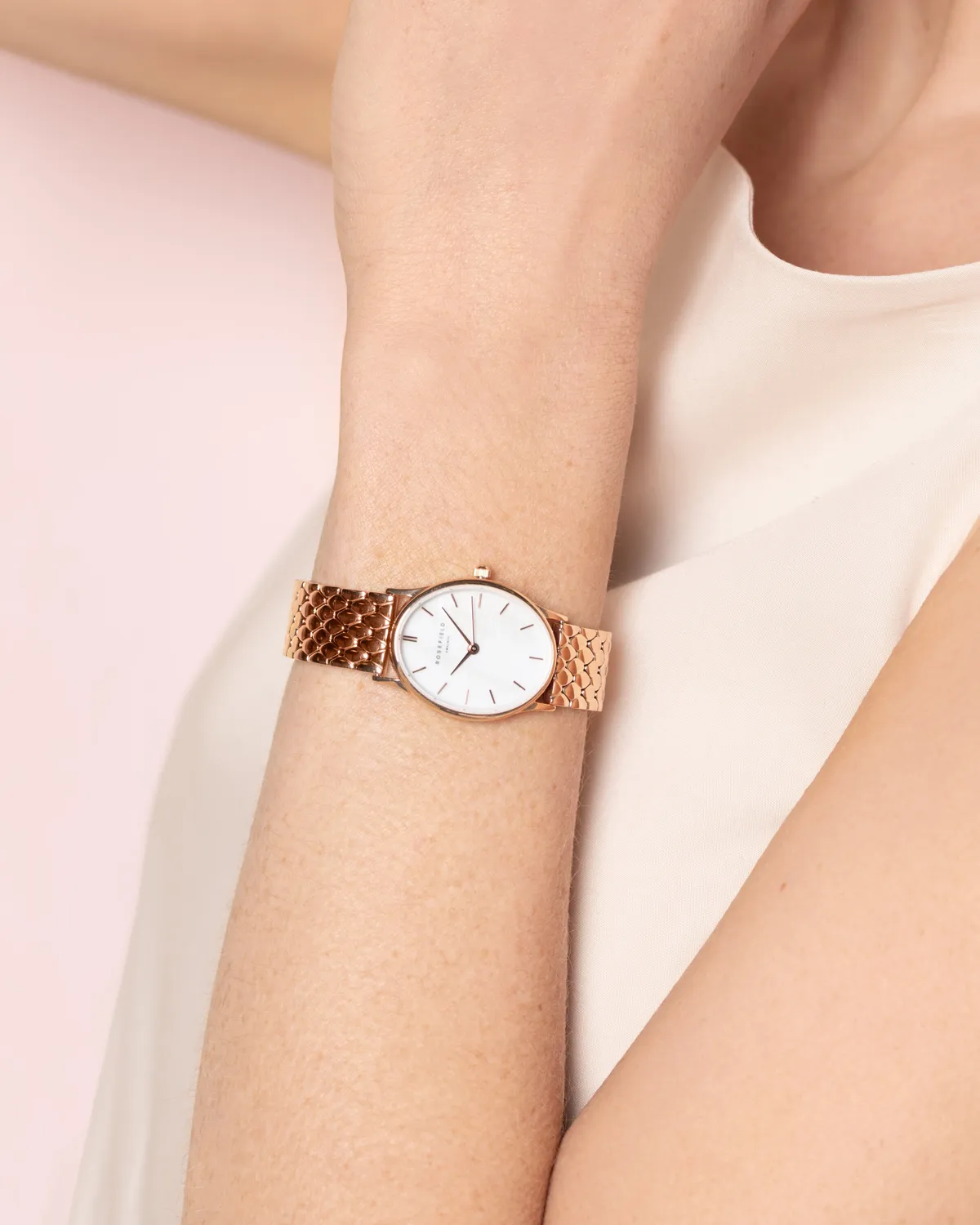 Rosefield Oval Pearl klokke roségull 24 × 29 mm