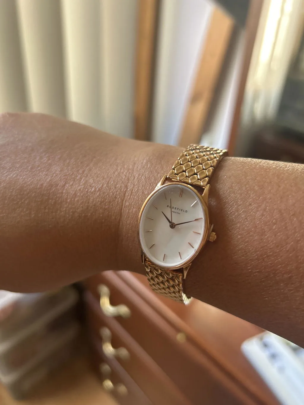 Rosefield Oval Pearl klokke roségull 24 × 29 mm