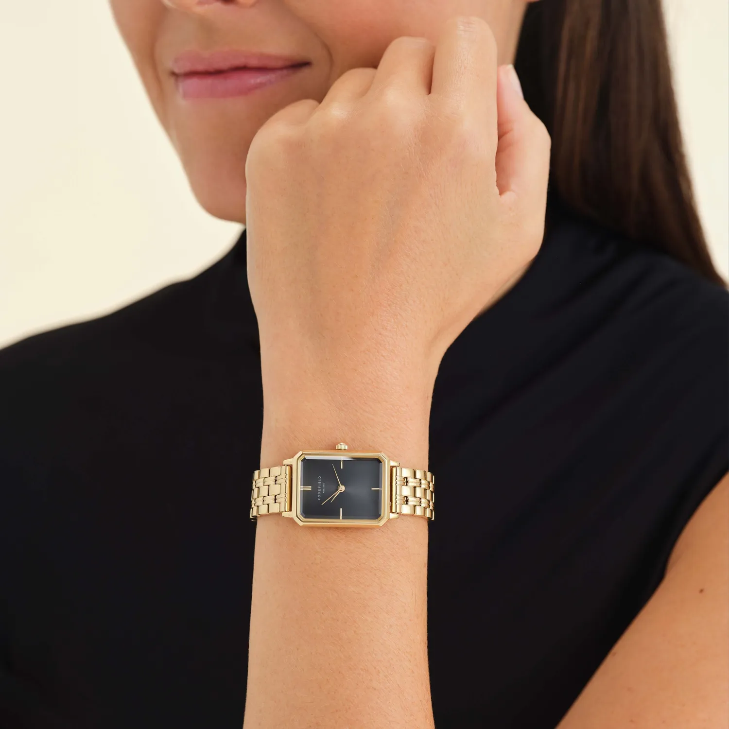 Rosefield Octagon Black Gold klokke 23 × 29 mm svart og gull