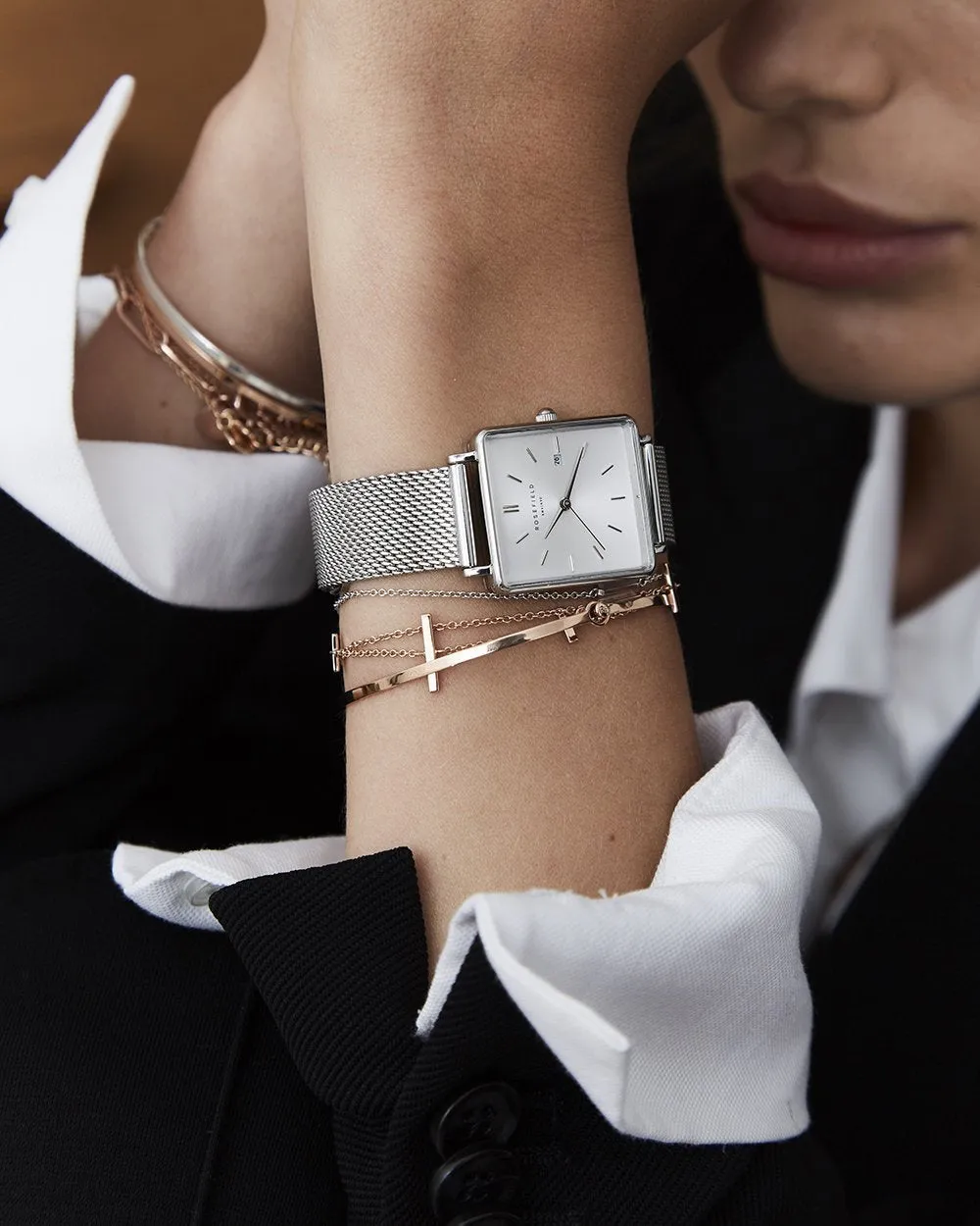 Rosefield Boxy Silver Mesh klokke 26 × 28 mm sølv