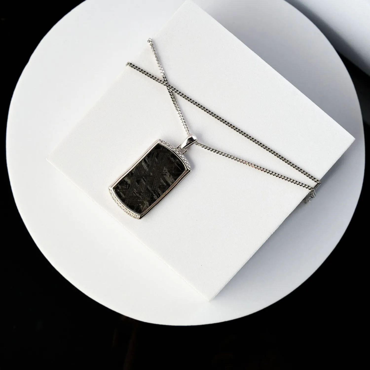Duxot Vezeto Slate Black Meteorite anheng