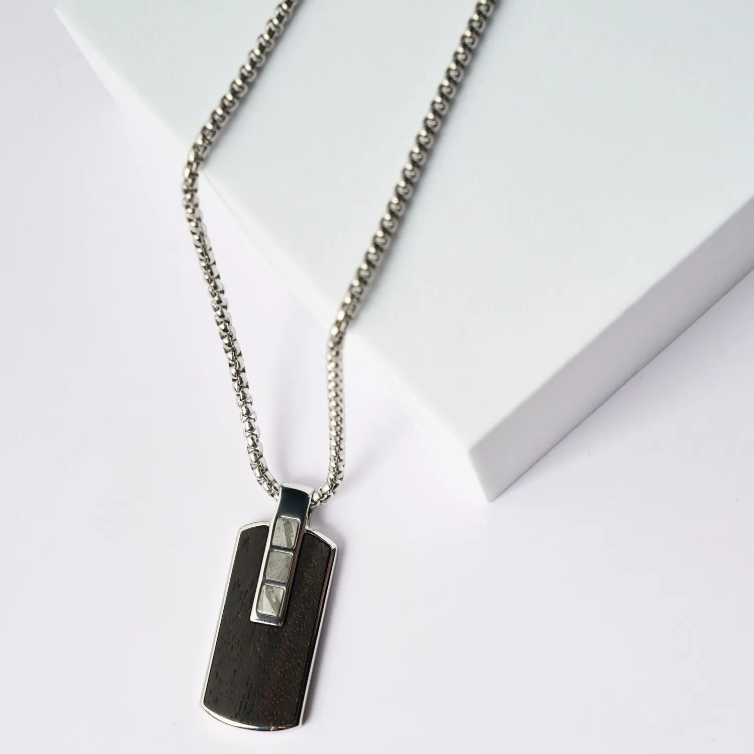 Duxot Accelero Dark Ebony Meteorite dog tag