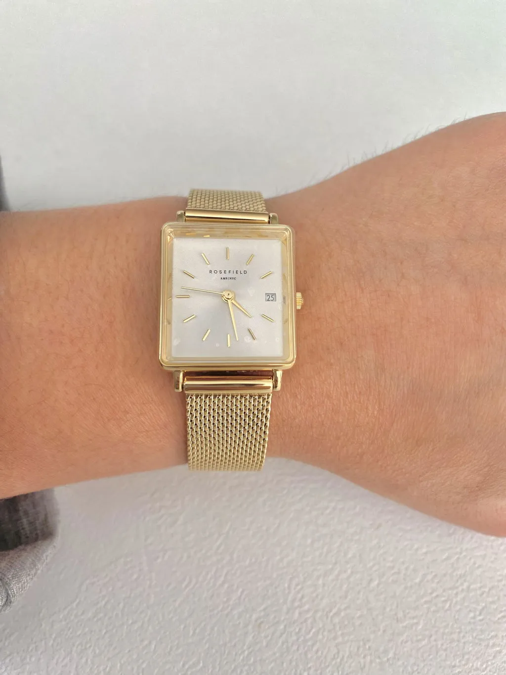 Rosefield Boxy XS Gold Mesh klokke gull 22 x 24 mm