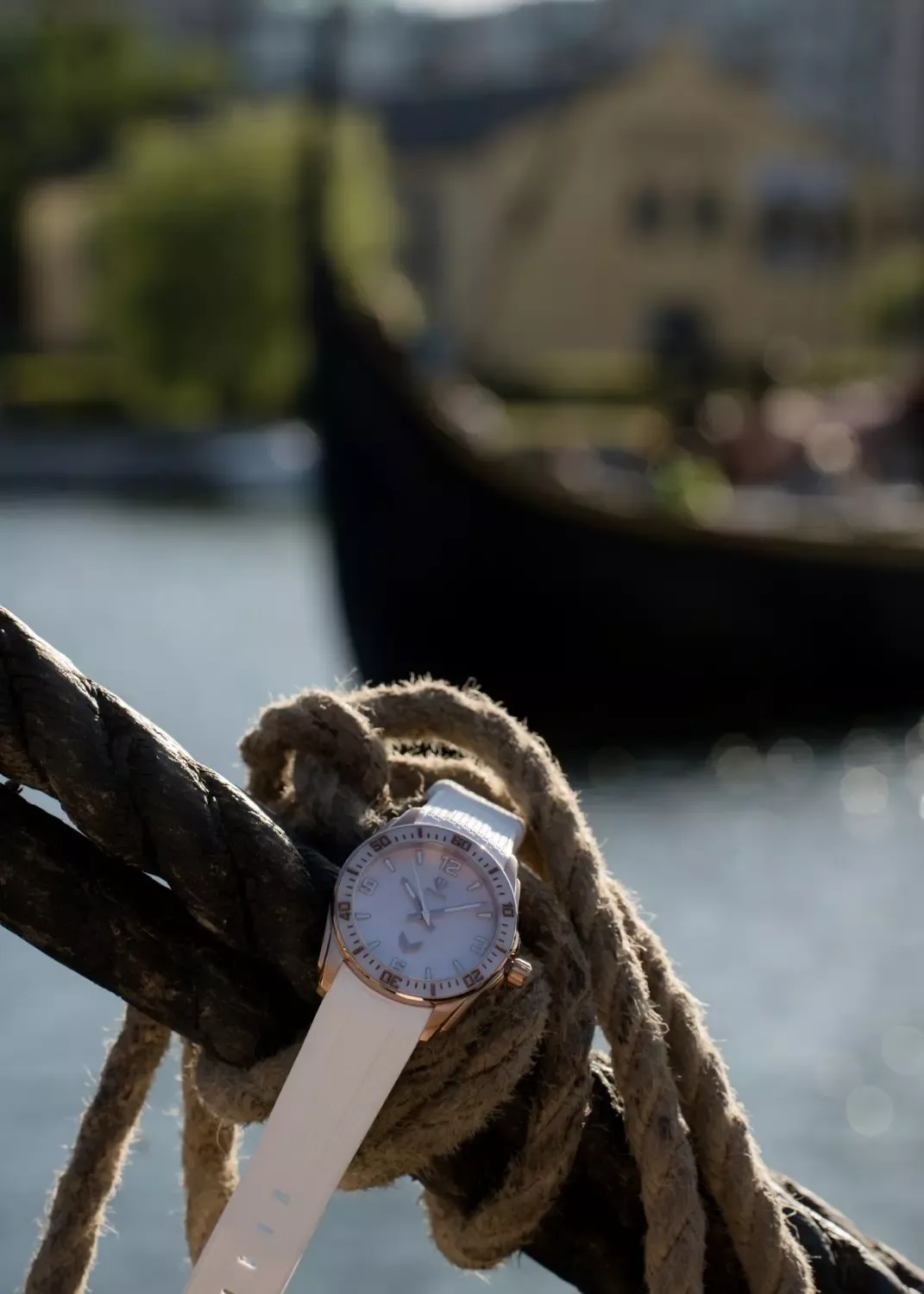 Perfekt Ur Valkyrie Saga Rosé Varmrosa Perlemor Tallskive klokke 37 mm