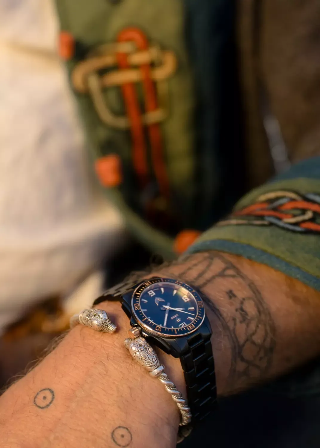 Perfekt Ur Valkyrie Ravn DLC/Rosé armbåndsur sort perlemor 37 mm
