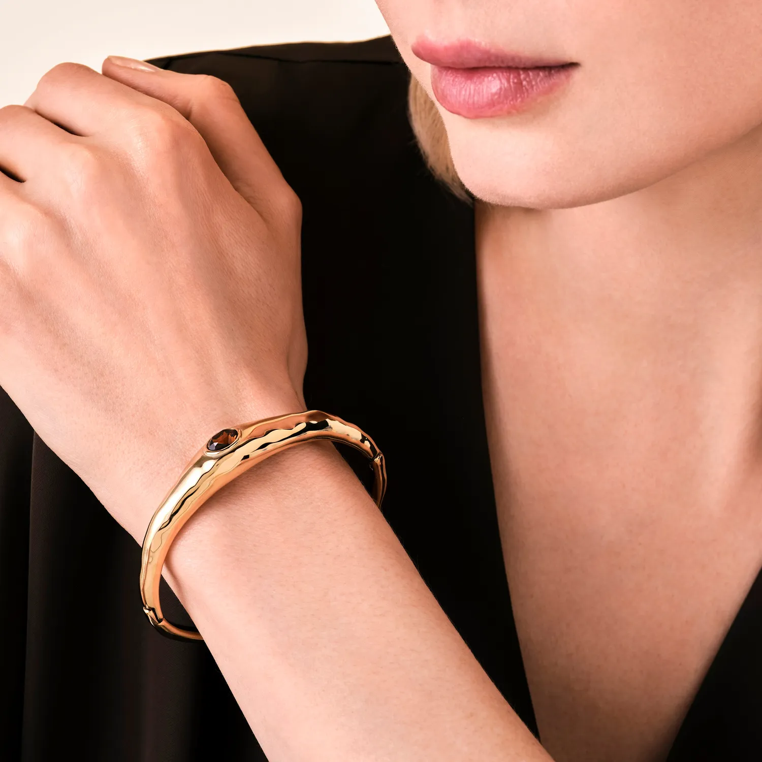 Rosefield Molten Brown Bangle armring gull 6 × 5 cm