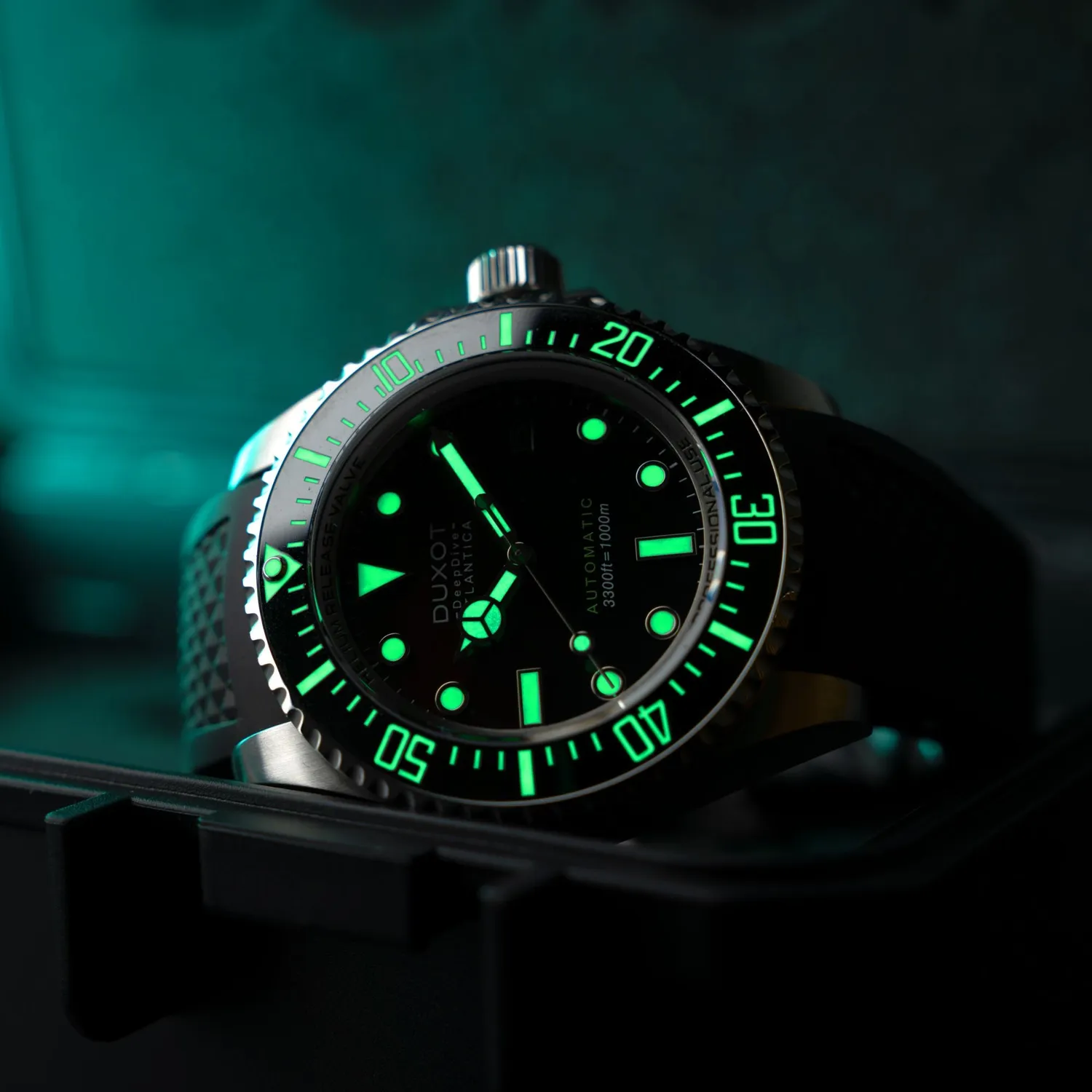 Duxot Atlantica Deep Dive Automatic Limited Edition klokke Scarlet Red