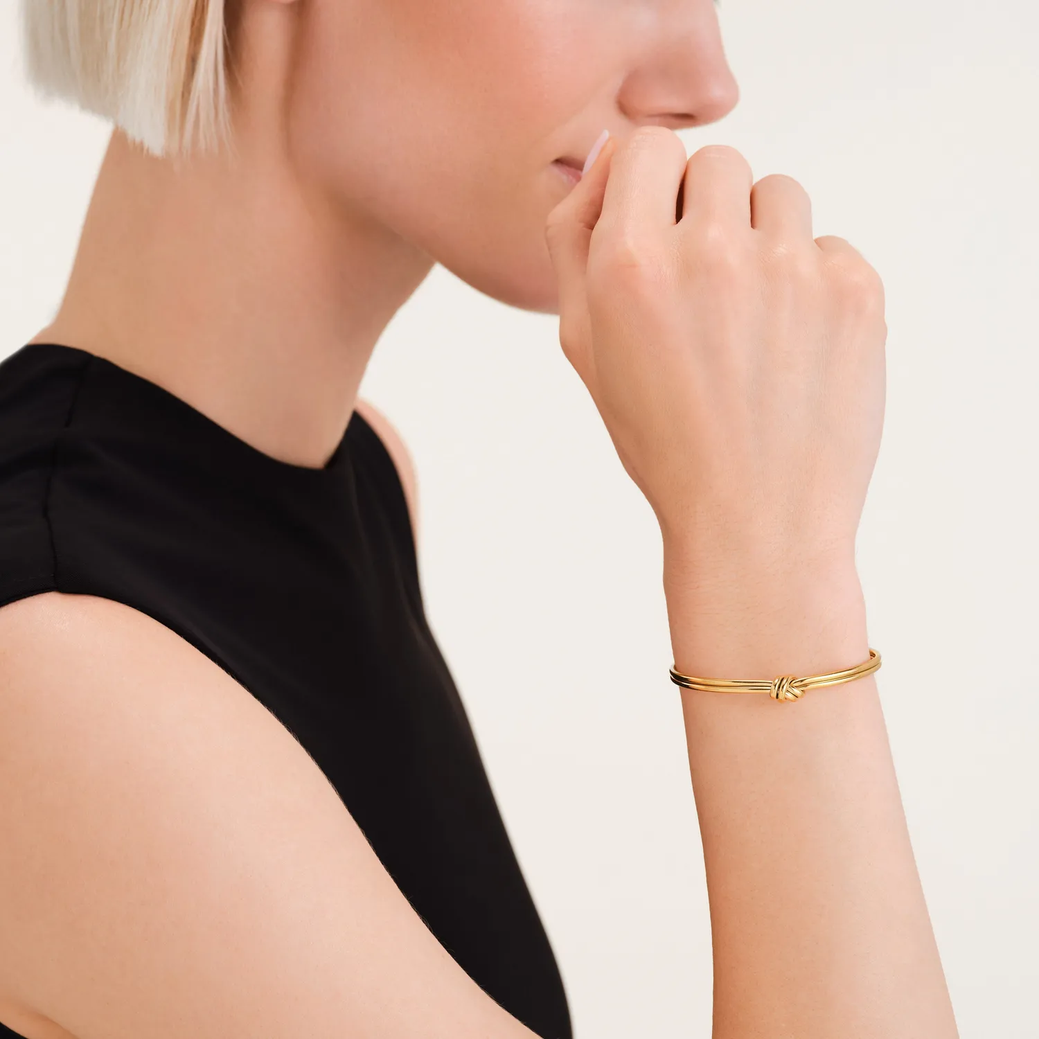 Rosefield Essentials Knot Bangle armring gull