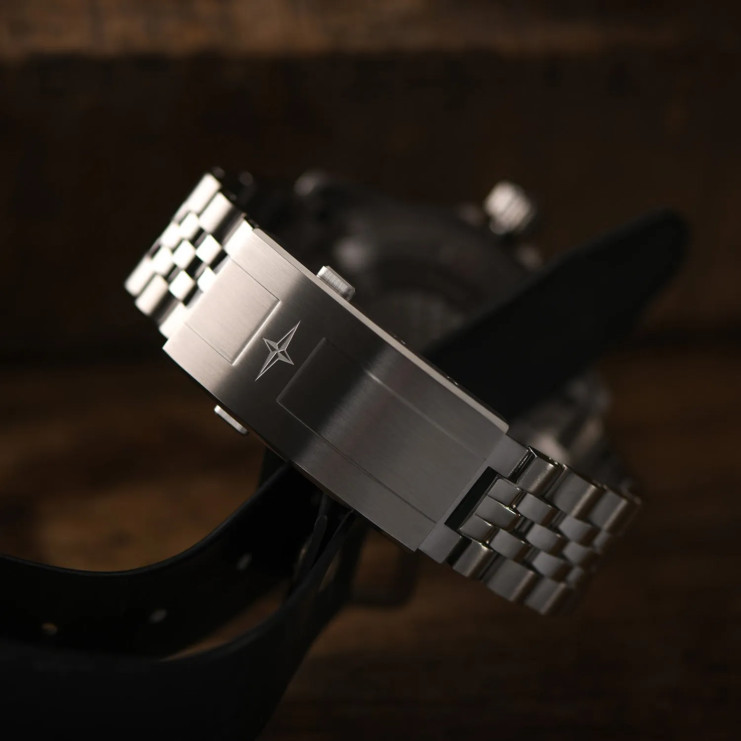 DAVOSA Ternos Professional 68h automatisk dykkerklokke