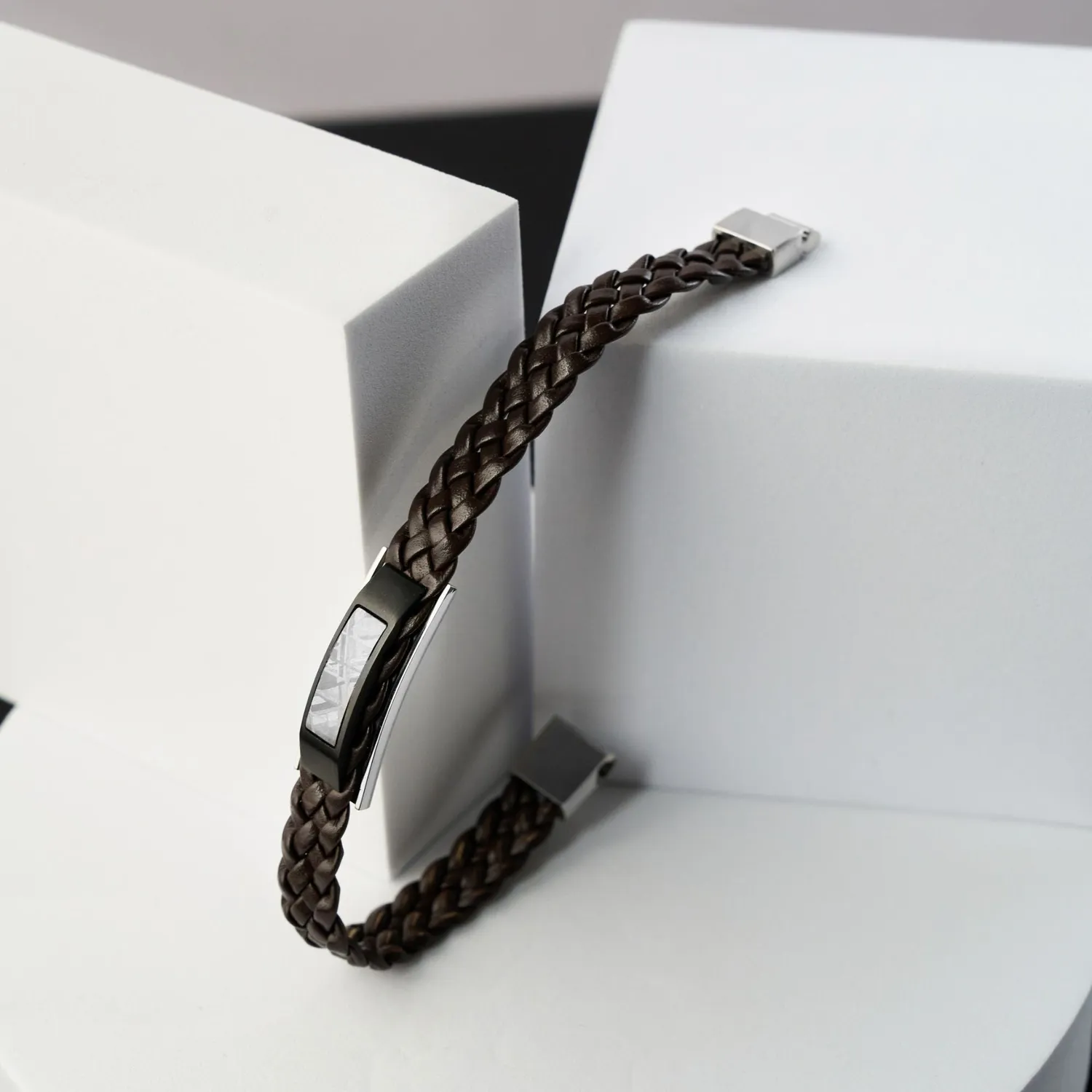 Duxot Accelero Gun Metal Meteorite armbånd med meteorittinnlegg