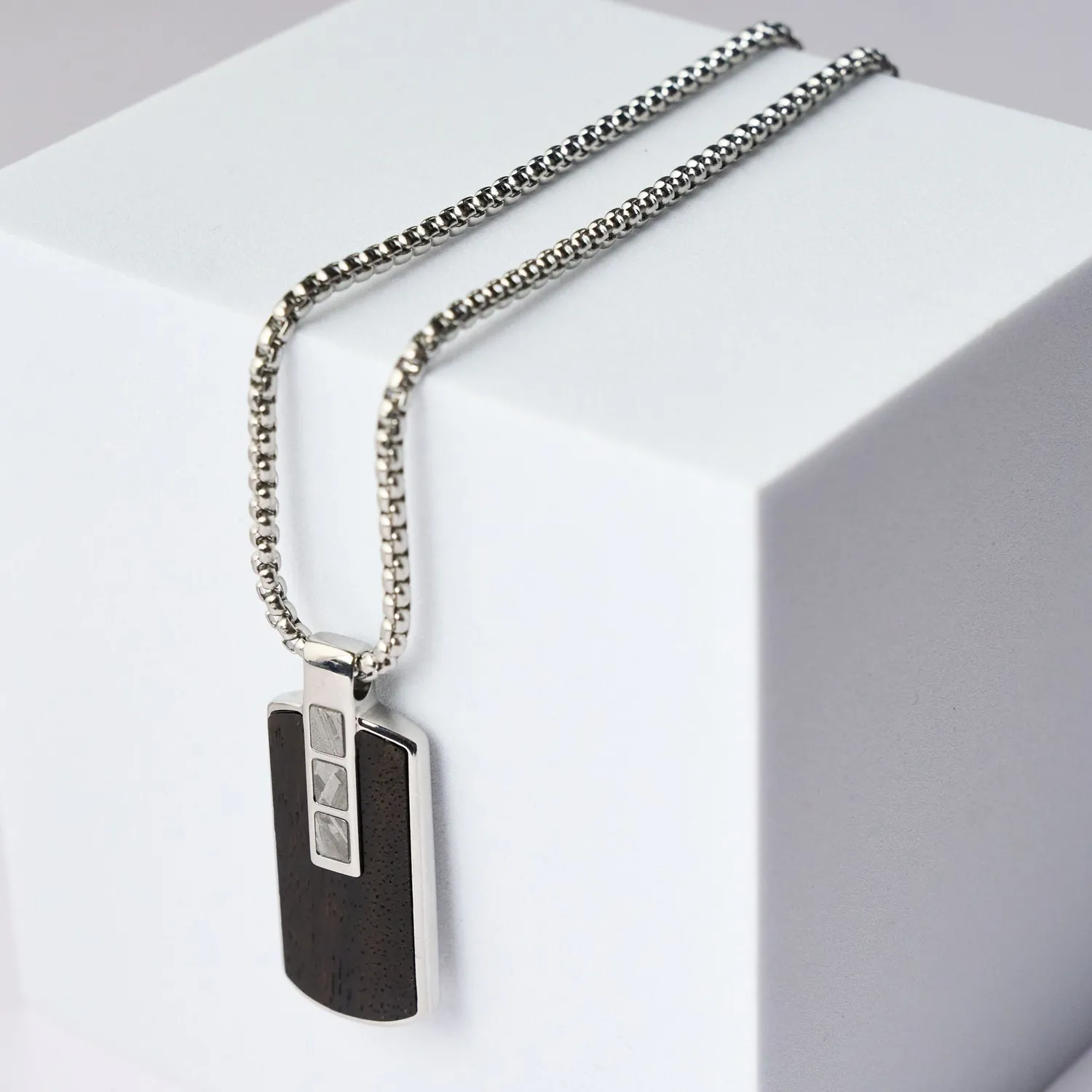 Duxot Accelero Dark Ebony Meteorite dog tag