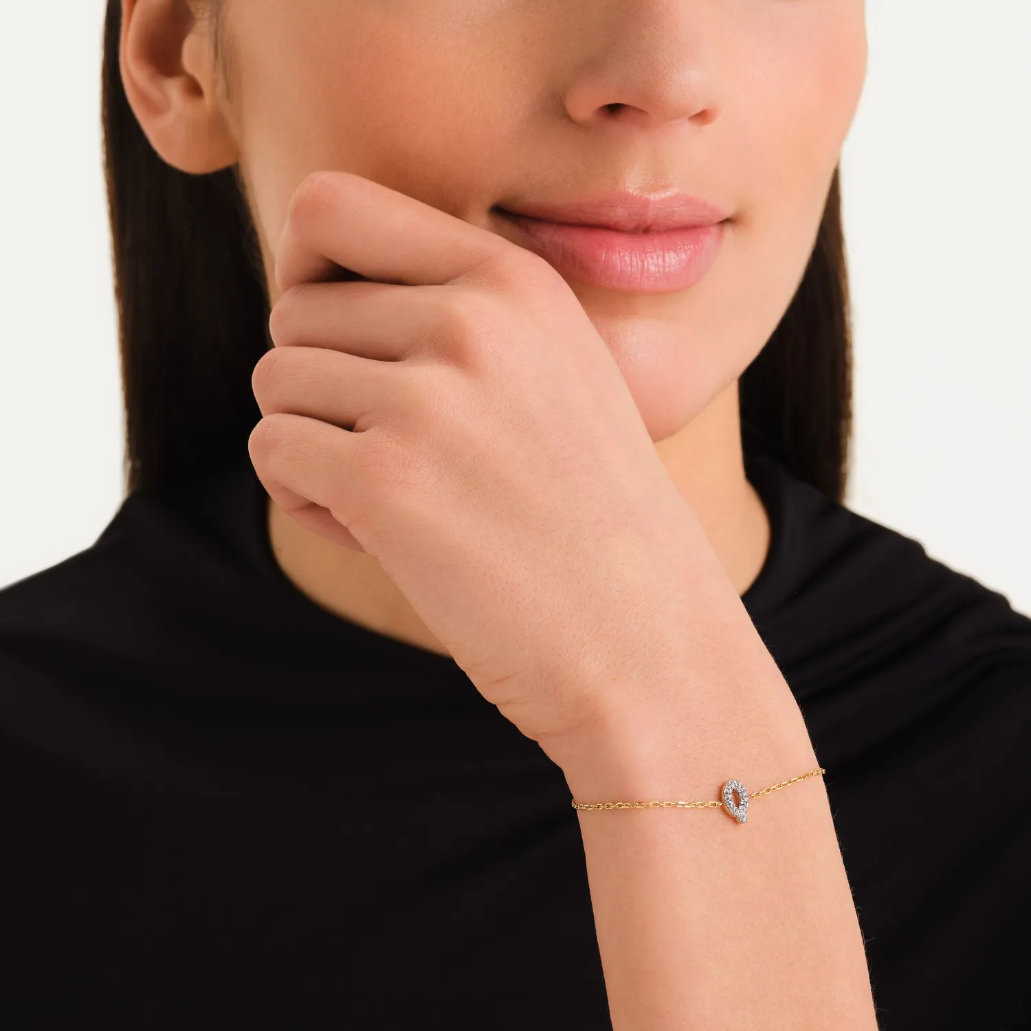 Rosefield Crystal Letter Q armbånd gull