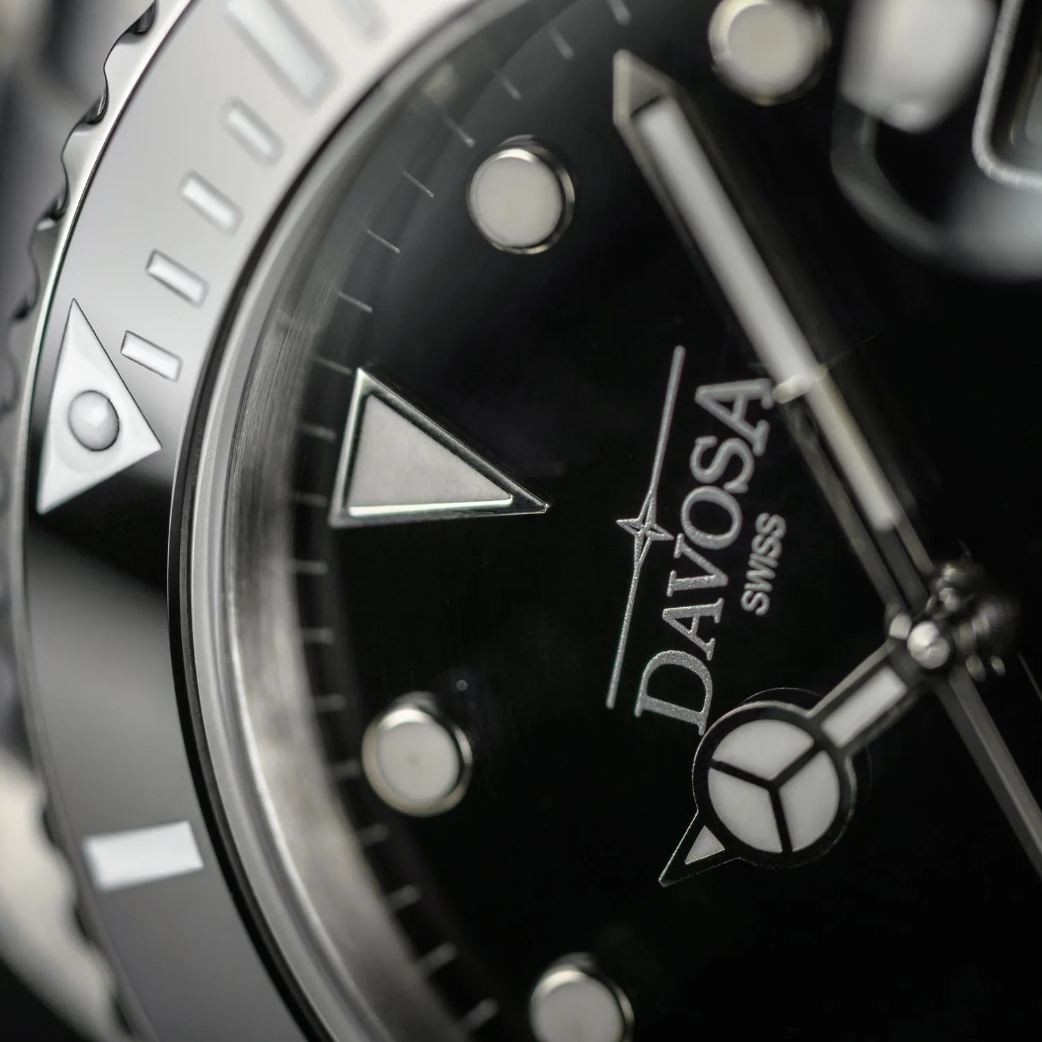 DAVOSA Ternos Medium automatisk dykkerklokke 36,5 mm