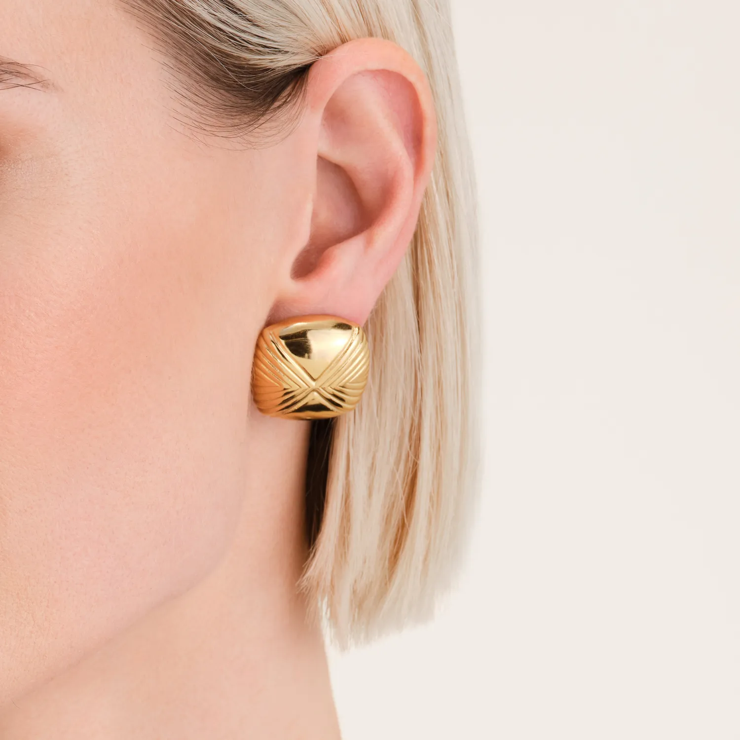 Rosefield Essentials Edged Studs ørestikker gullbelagt stål