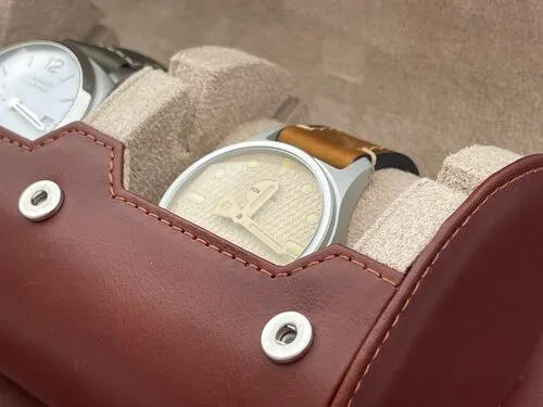 Perfekt Ur Luksur Trippel klokkerull i skinn brun/beige