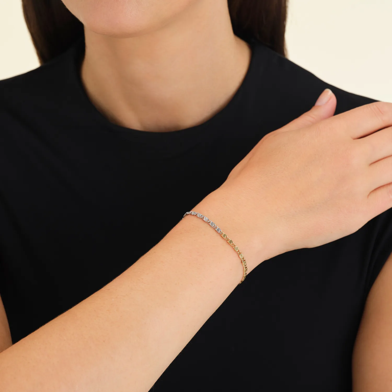 Rosefield Duotone Swirl armbånd – justerbar lengde