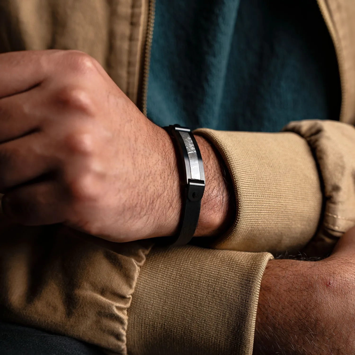 Duxot Vezeto Raven Black Meteorite armbånd svart