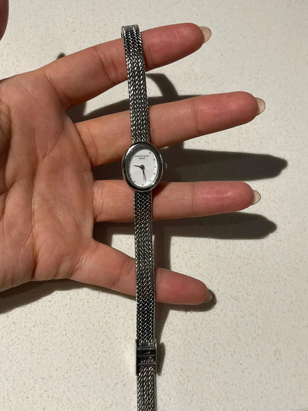 Rosefield Minis Mini Oval Silver klokke sølv 18 × 22 mm