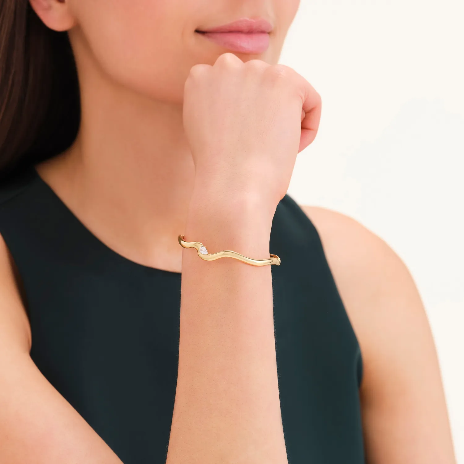 Rosefield Marquise Wave Bangle armring 6 × 5 cm gullbelagt stål
