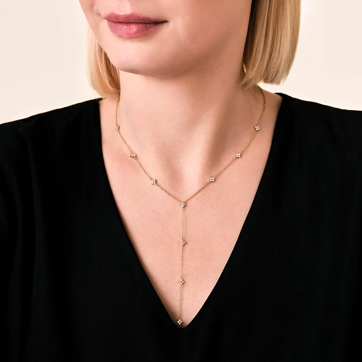 Rosefield Crystal Star Necklace gullkjede 54–56 cm justerbart