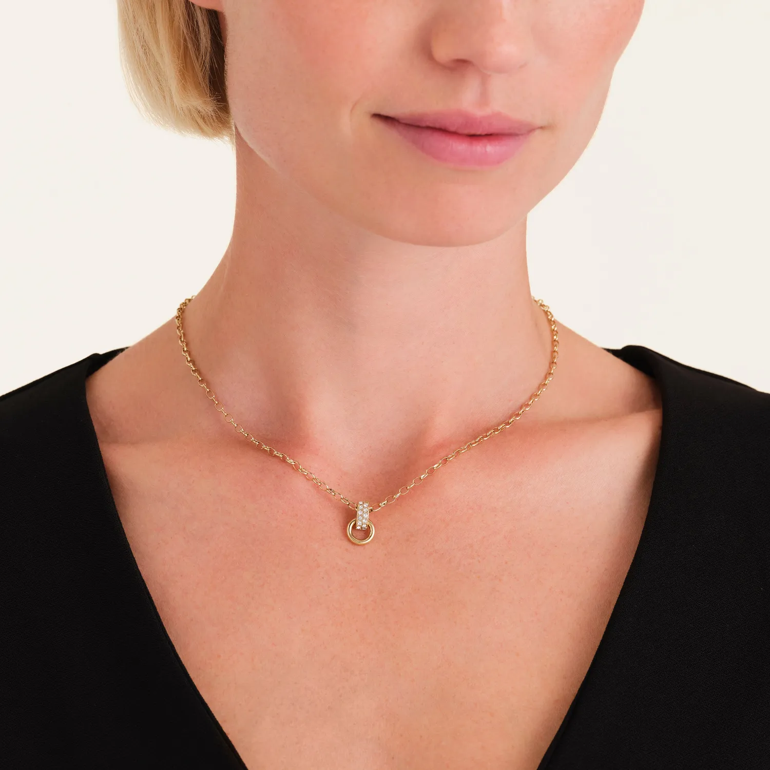 Rosefield Bow Studs Necklace halskjede 42–46 cm gullbelagt stål