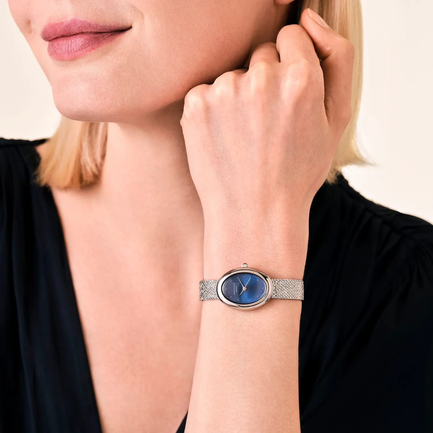 Rosefield Ovale Indigo Silver klokke sølv 22 × 29 mm