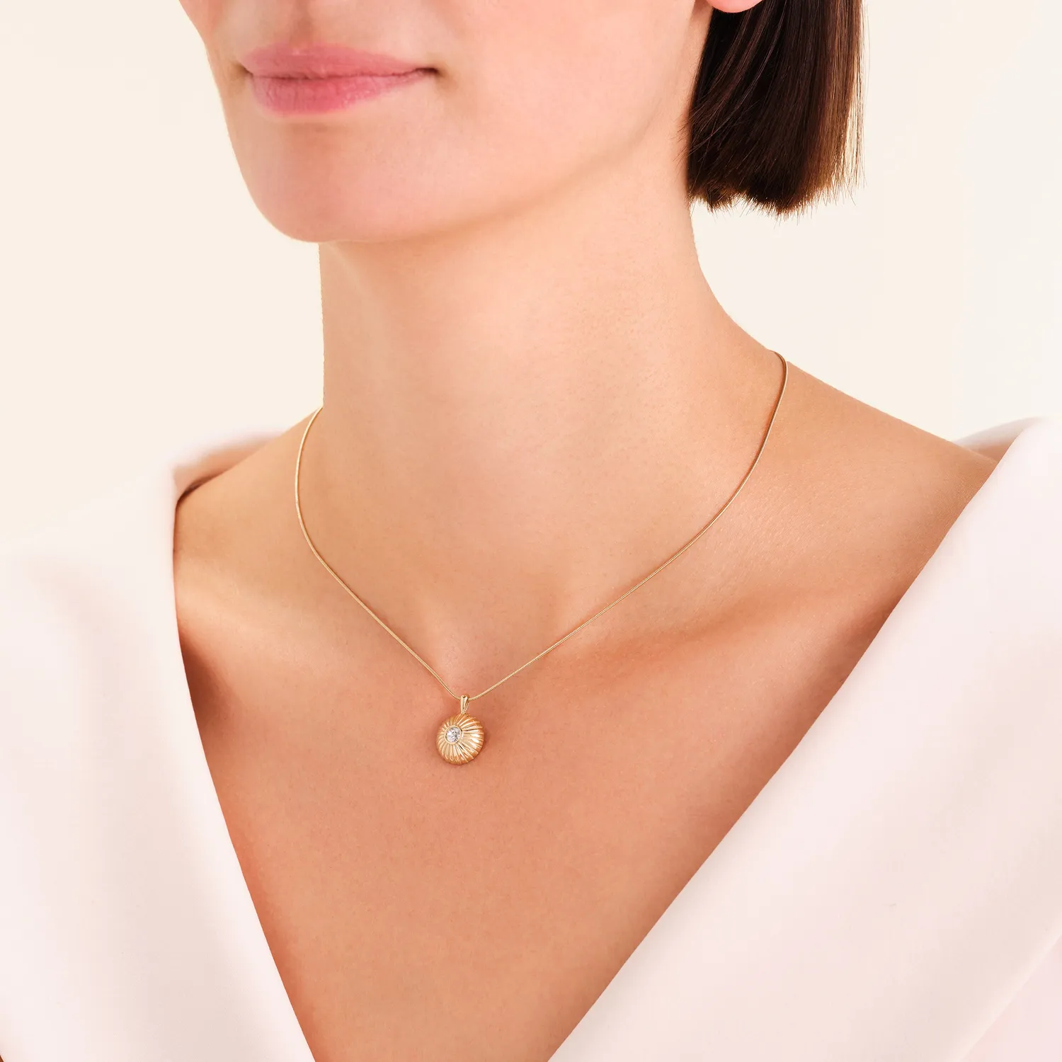 Rosefield Essentials Solitaire Coin Necklace halskjede gull 42–46 cm