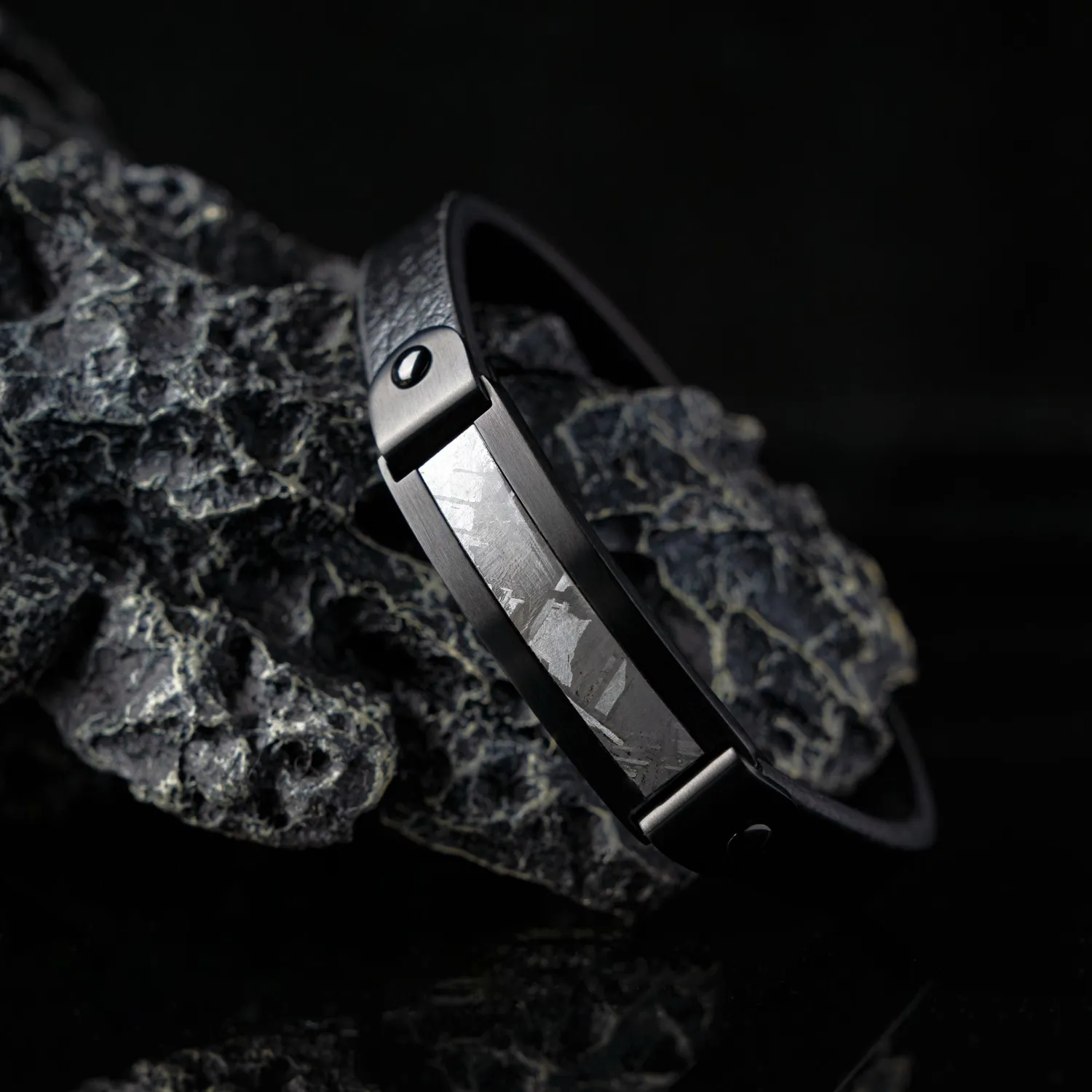 Duxot Vezeto Raven Black Meteorite armbånd svart