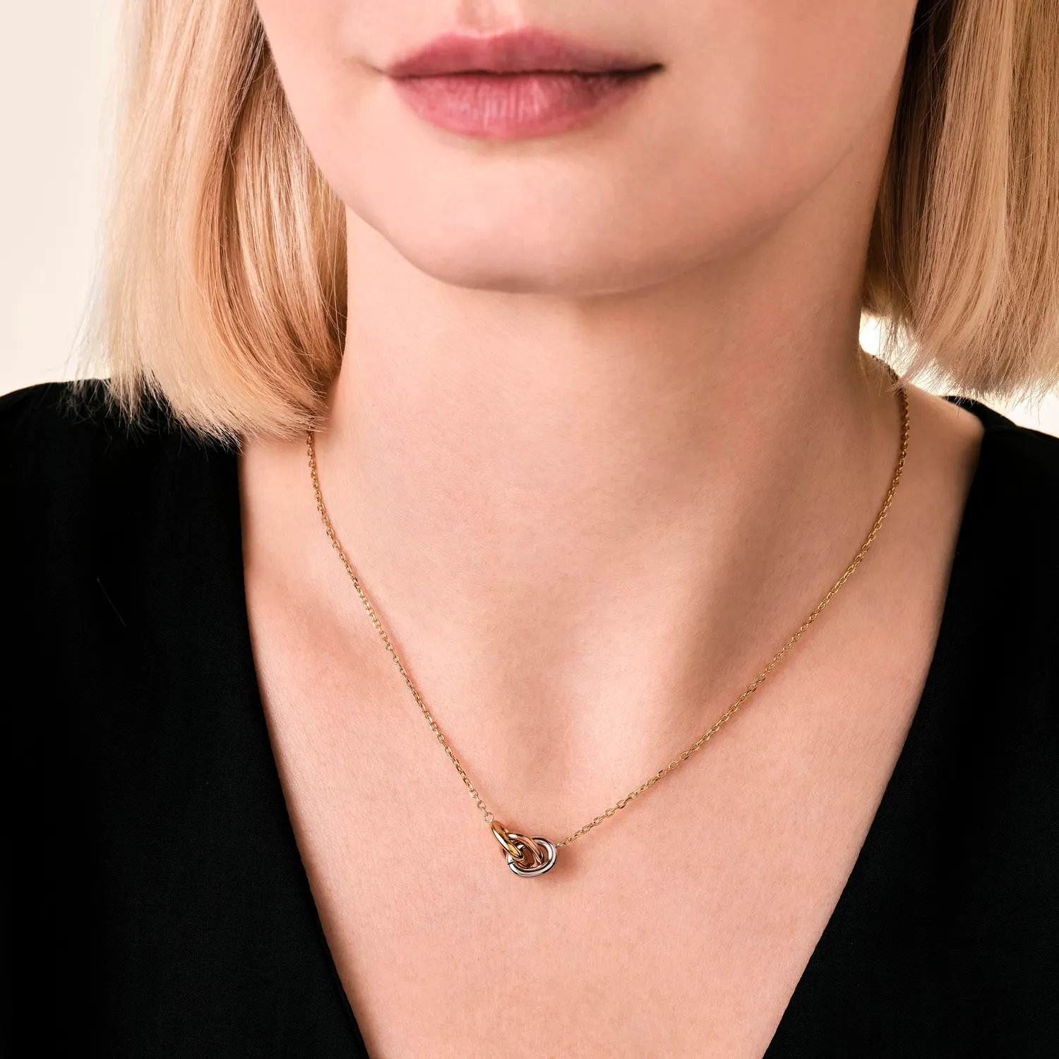 Rosefield Essentials 3 Rings Necklace halskjede, gull, justerbart