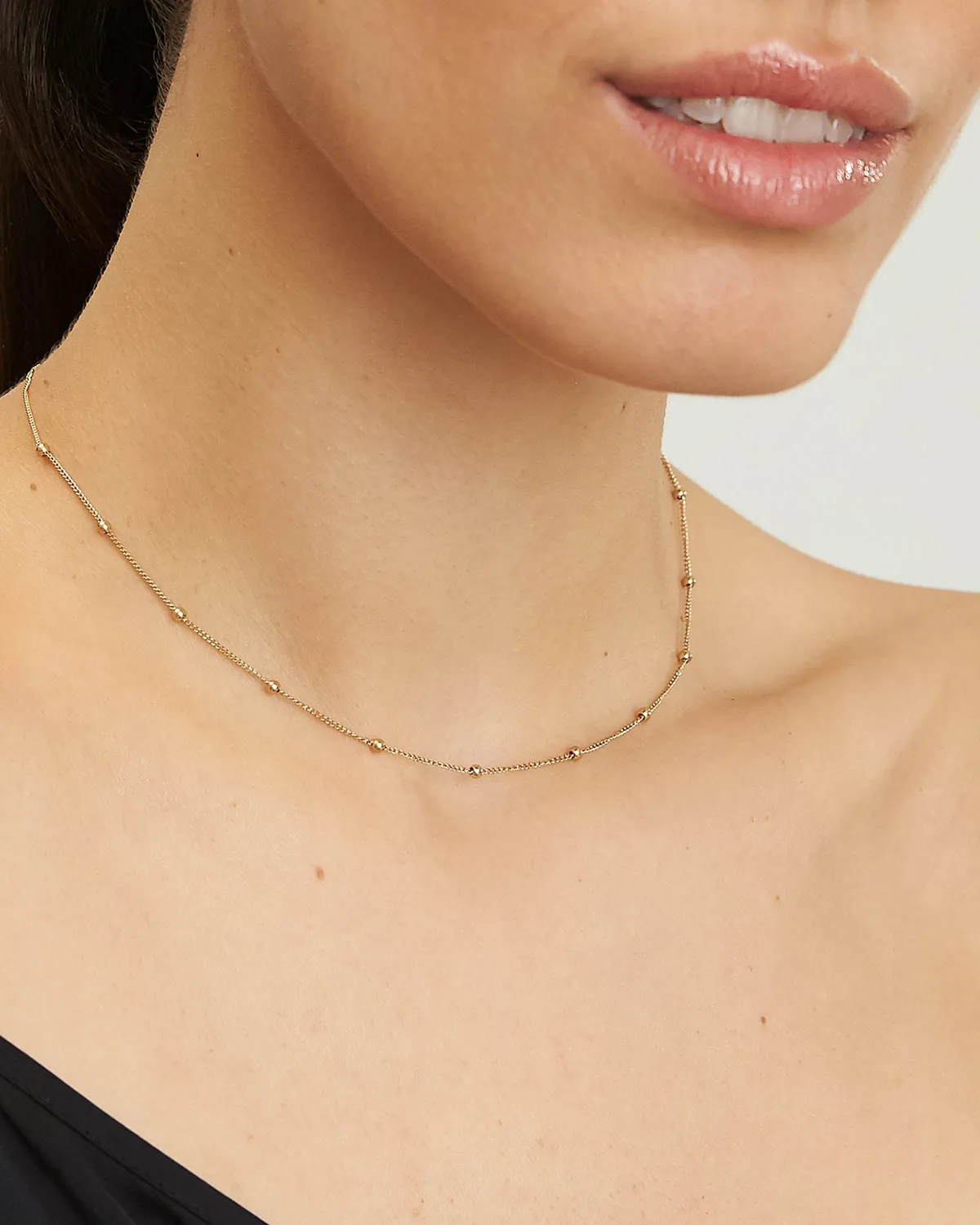 Rosefield Dotted Choker halskjede gull 40–45 cm