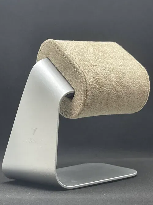 Perfekt Ur Luksur klokkestand beige med myk pute